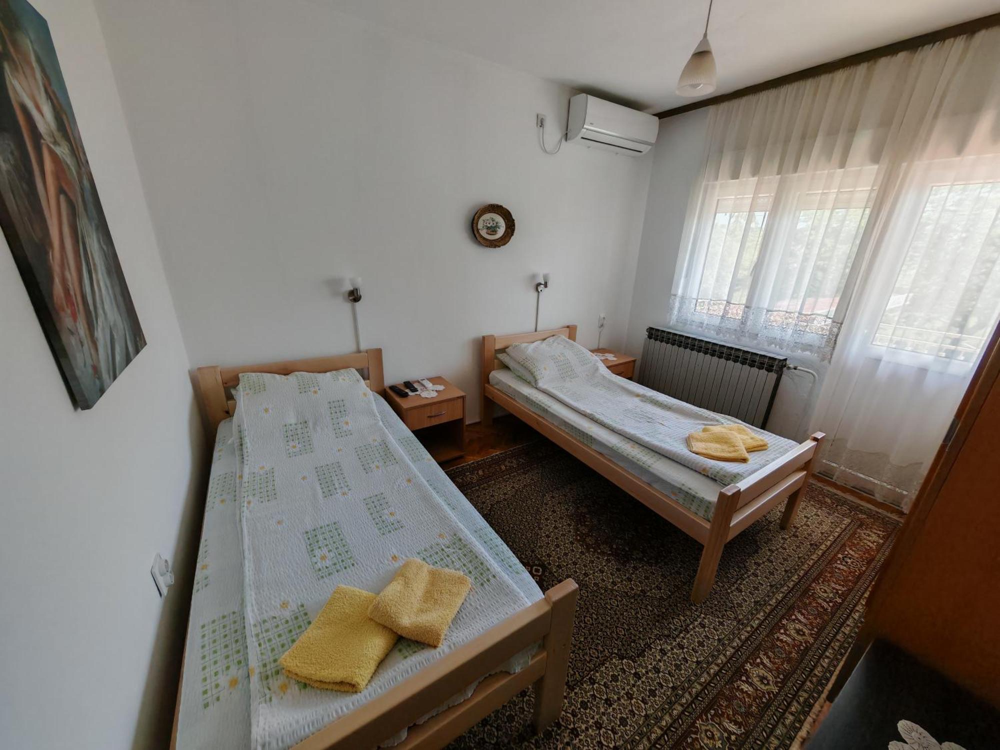 Apartments Domacinstvo Nikolic Valjevo Exterior foto
